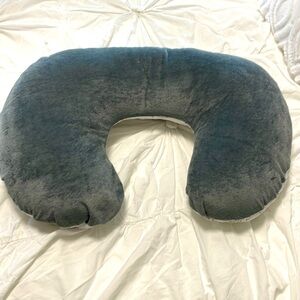 Nursing Pillow by Graco